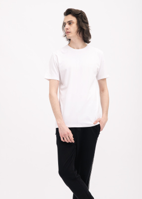 Футболка GUESS