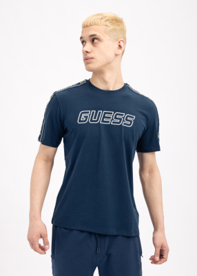 Футболка GUESS