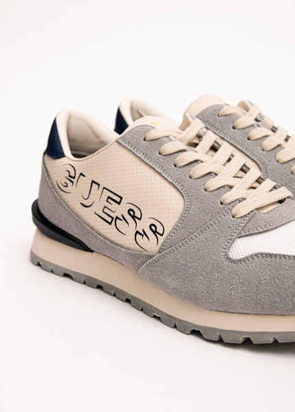 Кроссовки GUESS