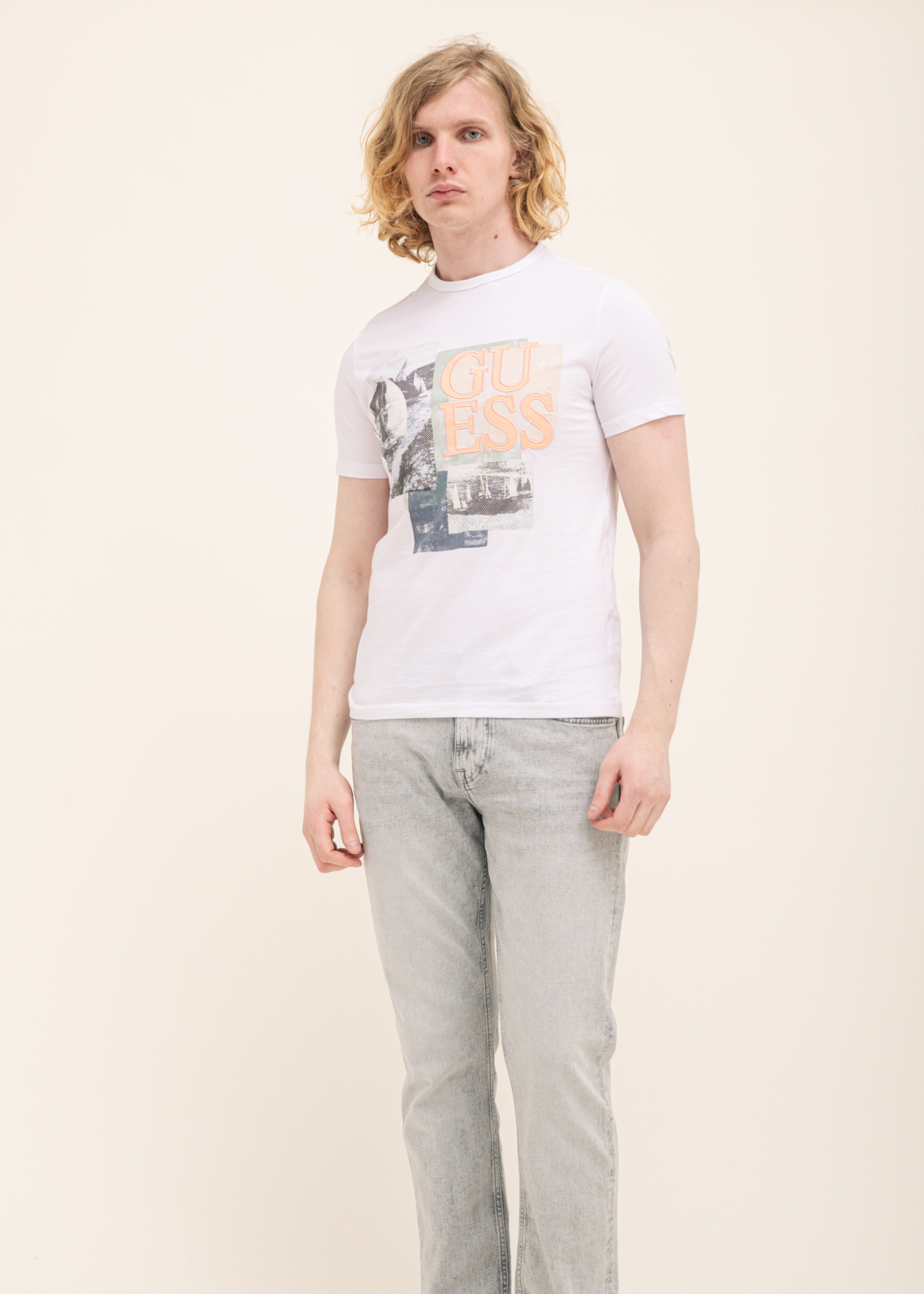 Футболка GUESS