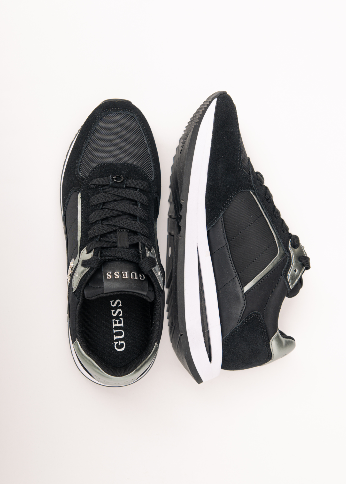 Кроссовки GUESS