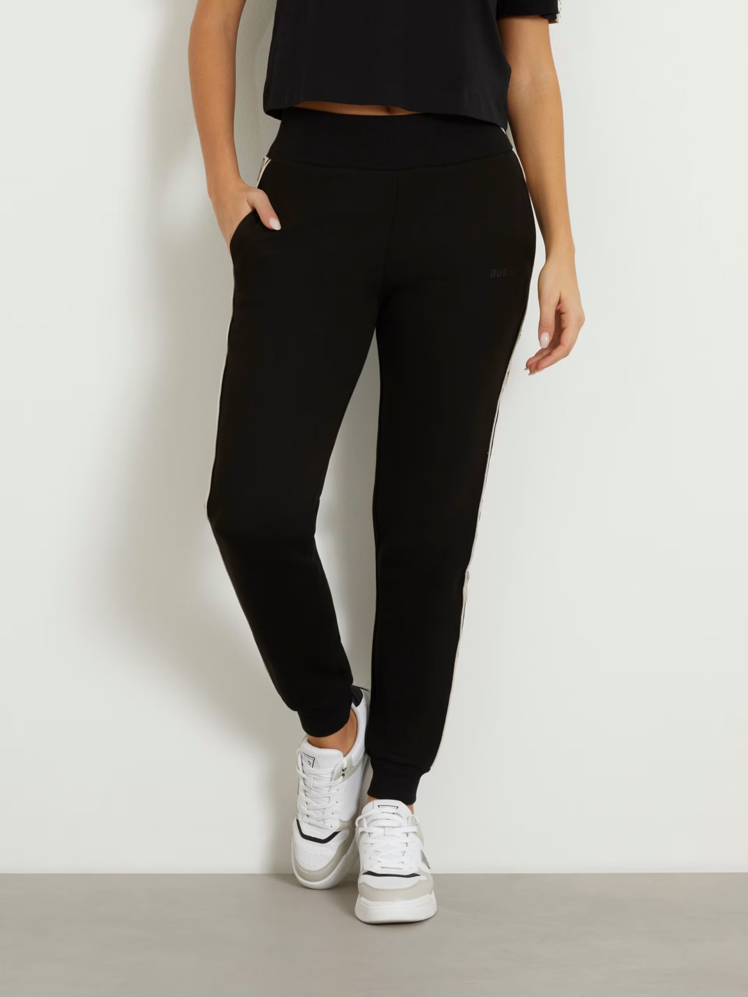 Брюки спортивные GUESS