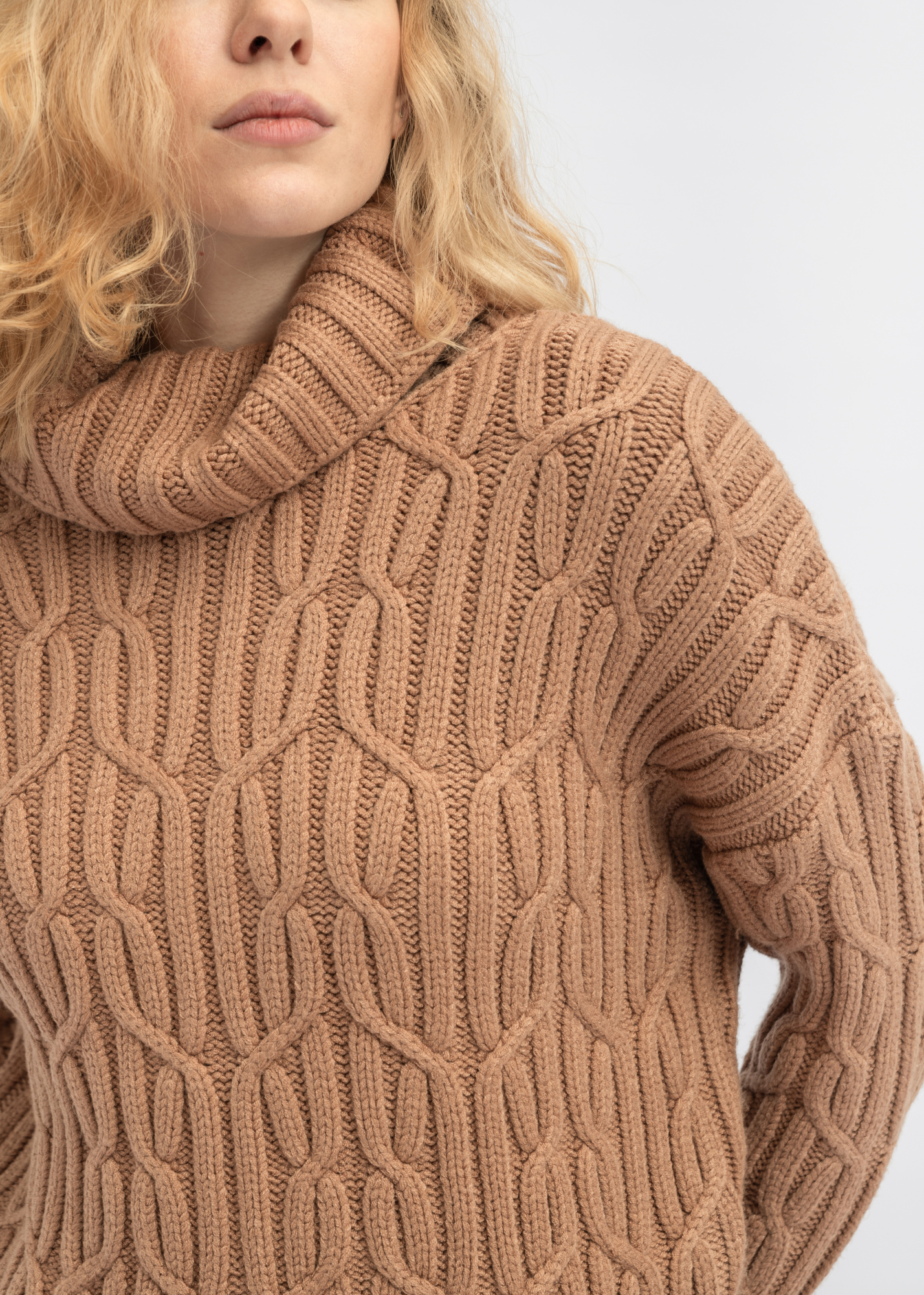 Джемпер GUESS