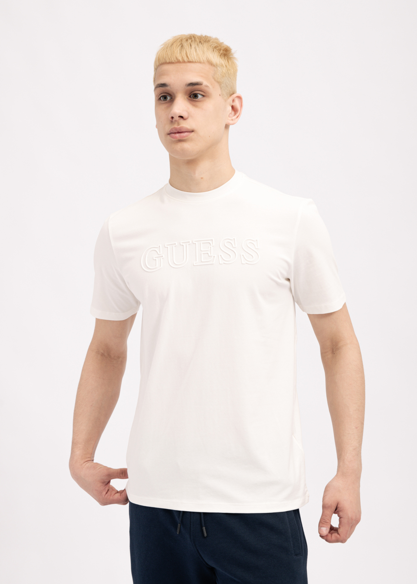 Футболка GUESS