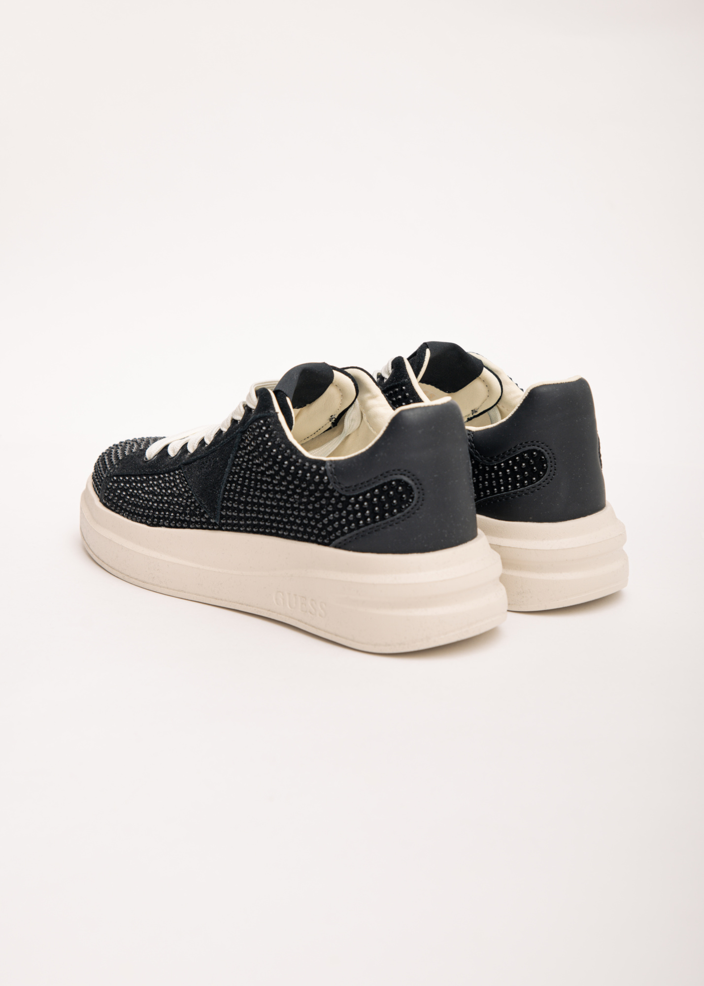 Кроссовки GUESS