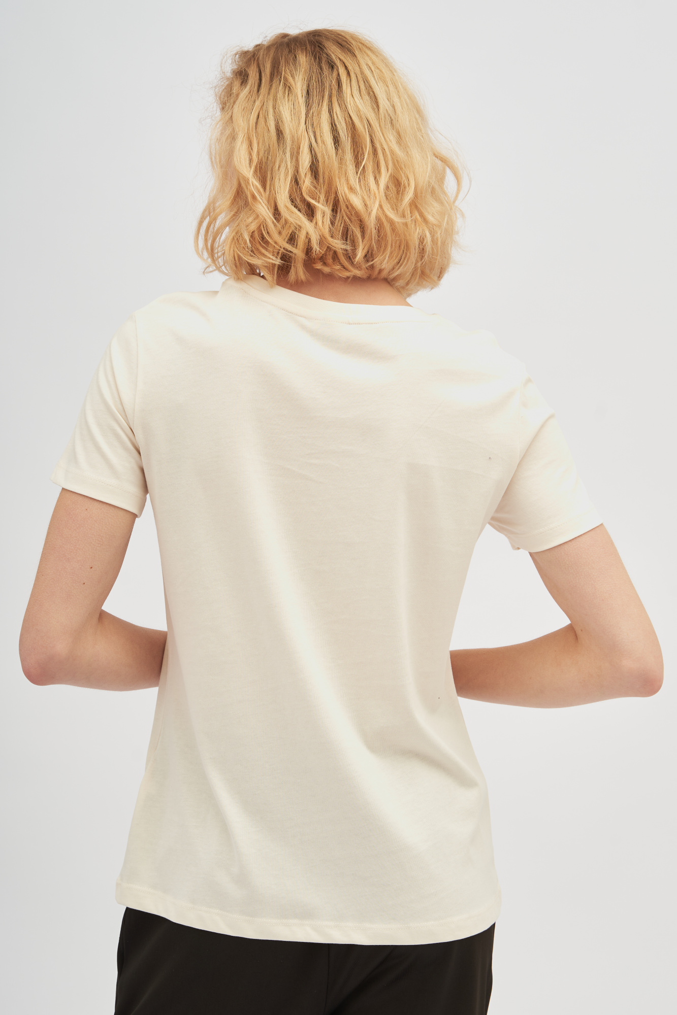 Футболка GUESS