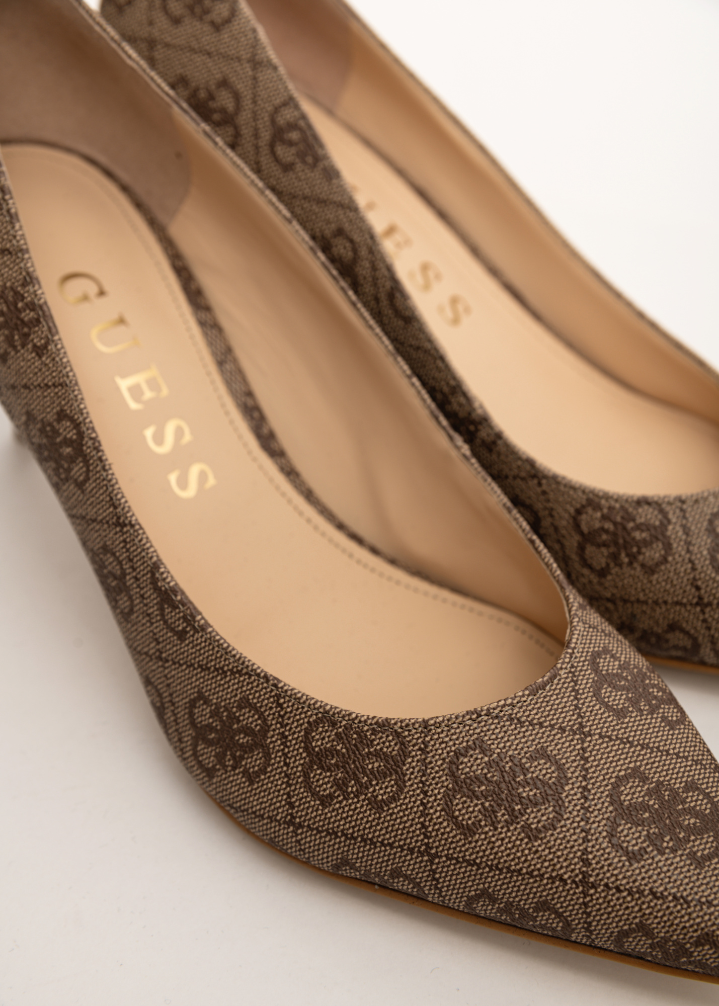 Туфли GUESS