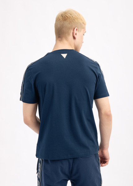 Футболка GUESS