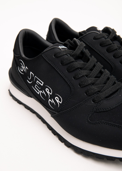 Кроссовки GUESS