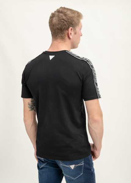 Футболка GUESS