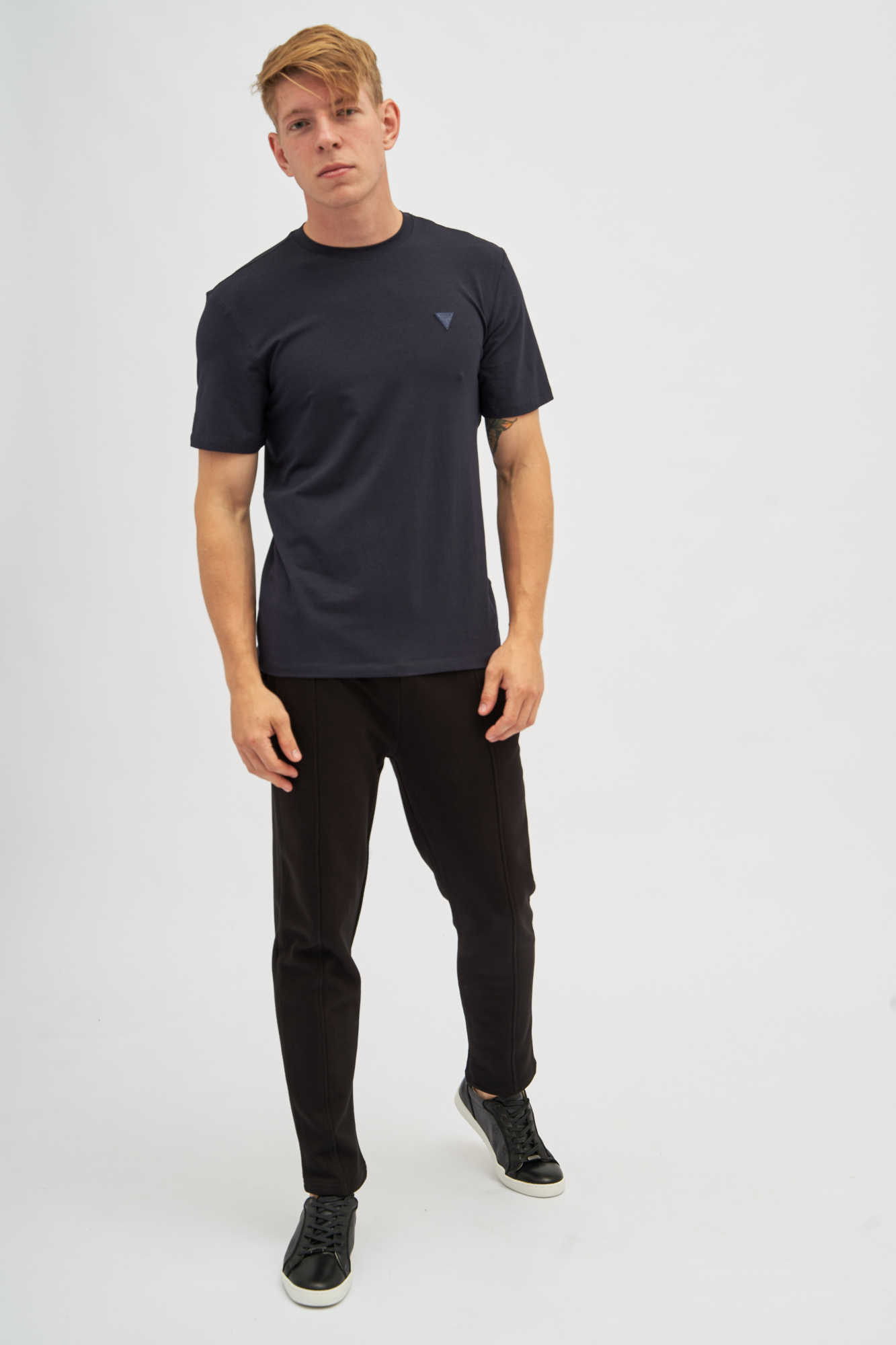 Футболка GUESS