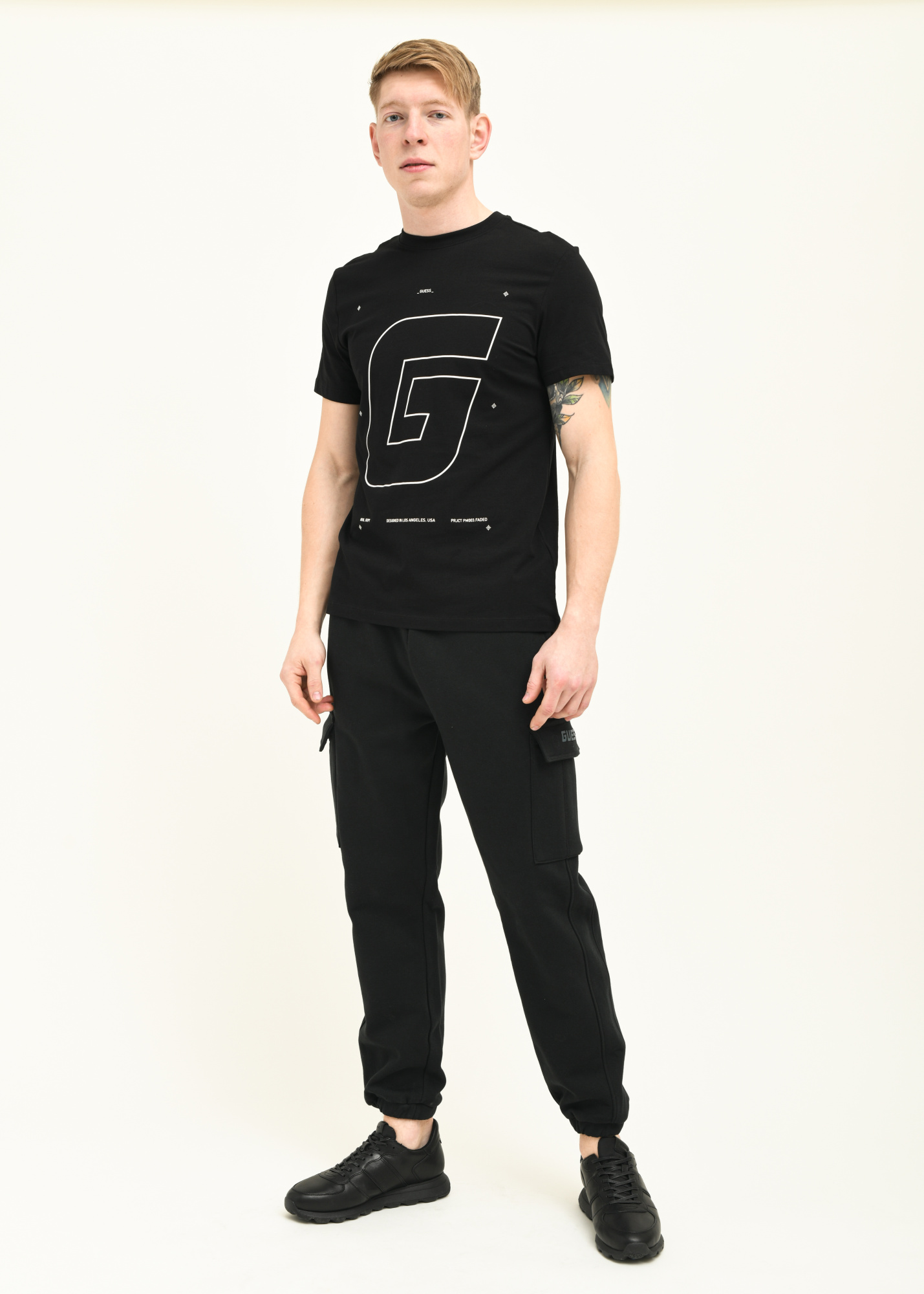 Футболка GUESS