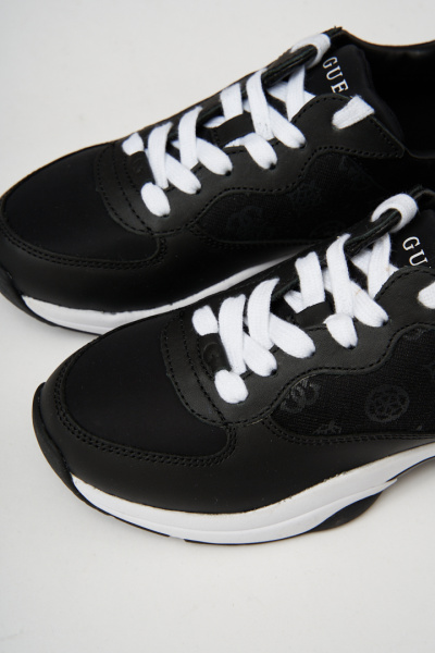 Кроссовки GUESS