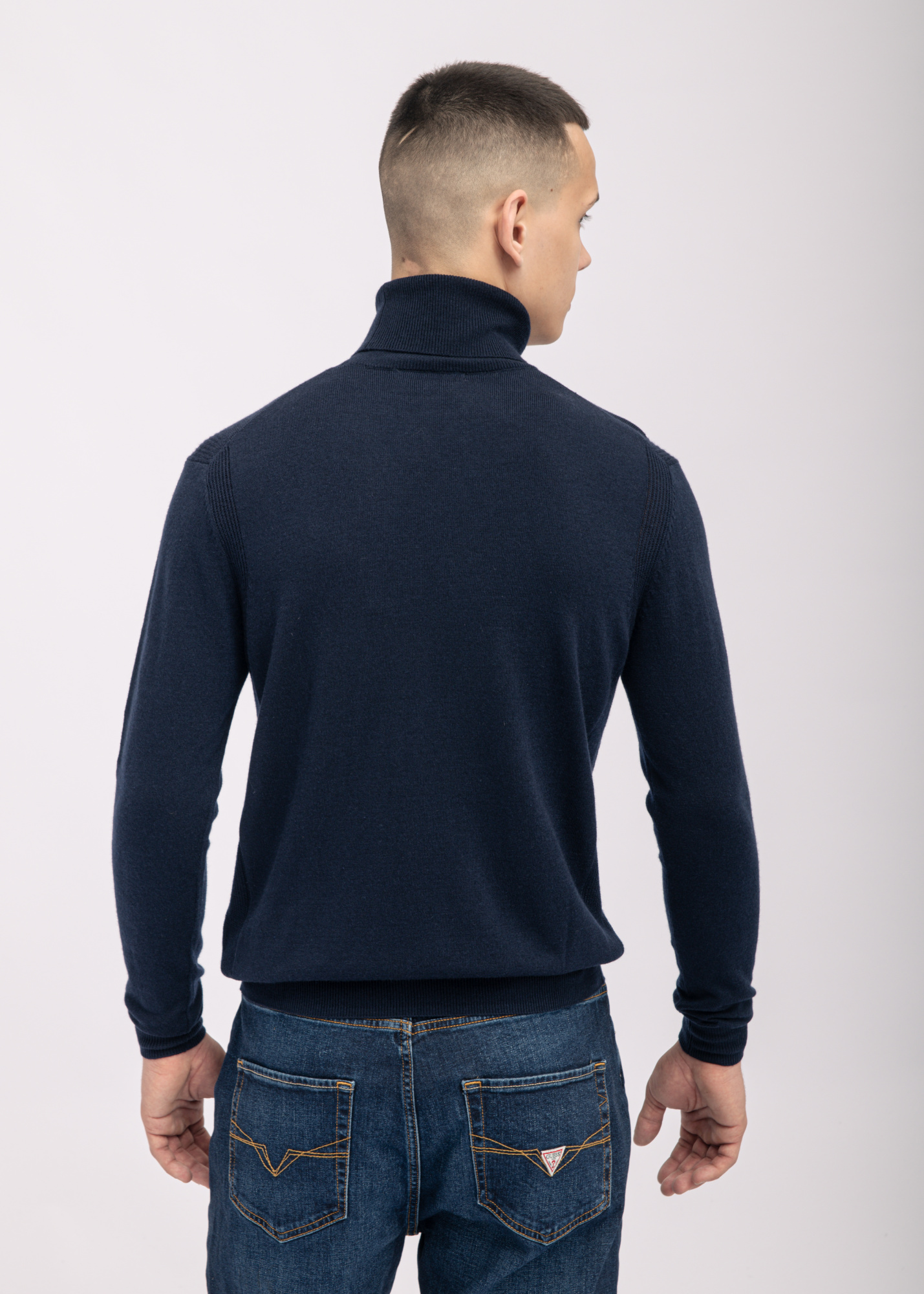 Джемпер GUESS