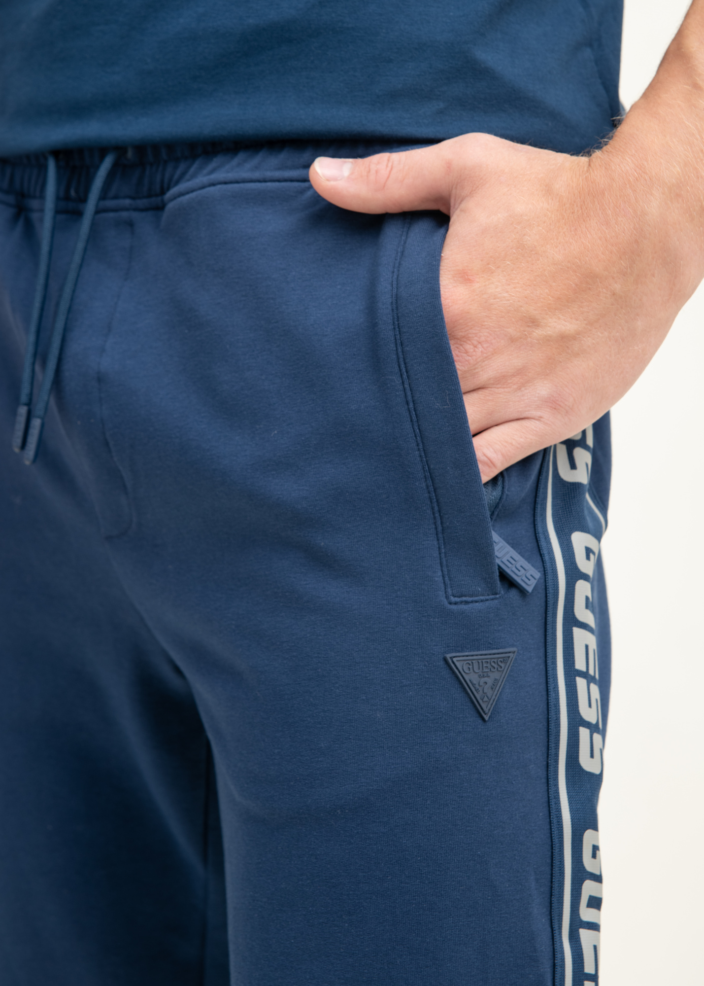 Брюки спортивные GUESS