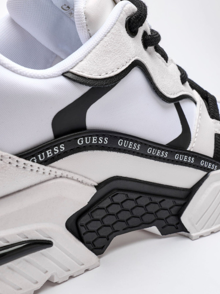 Кроссовки GUESS