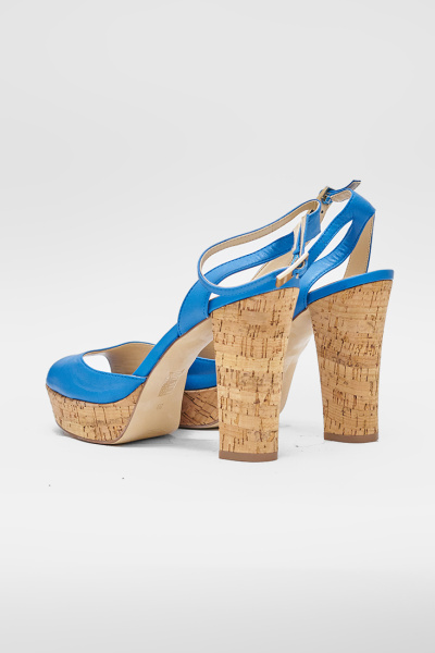 Босоножки GUESS