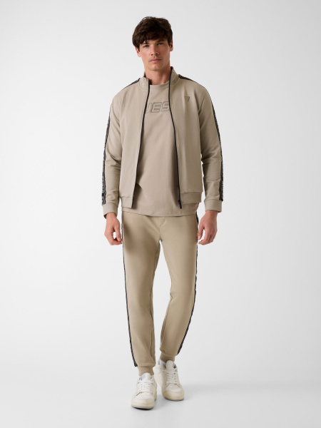 Футболка GUESS